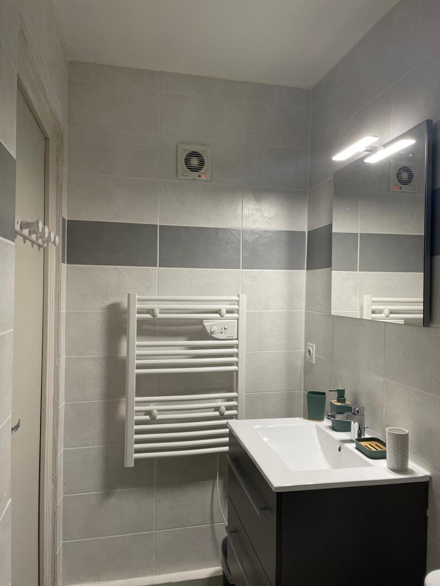 Appartement Coeur De Ville อองเชร์ ภายนอก รูปภาพ